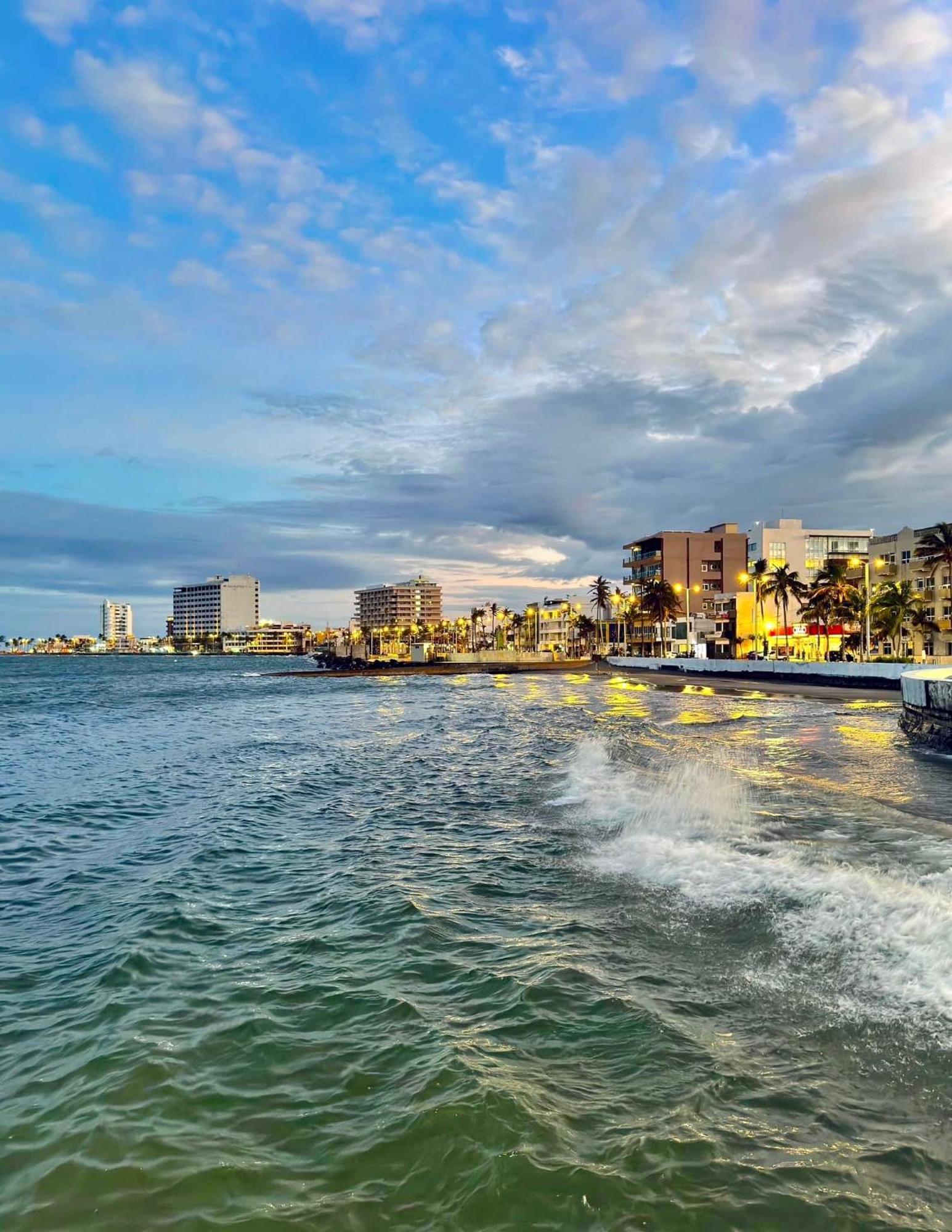 Suites Brisa Marina - Atras De Playa Regatas Y El Malecon, 6 Calles Del Acuario Веракрус Екстер'єр фото