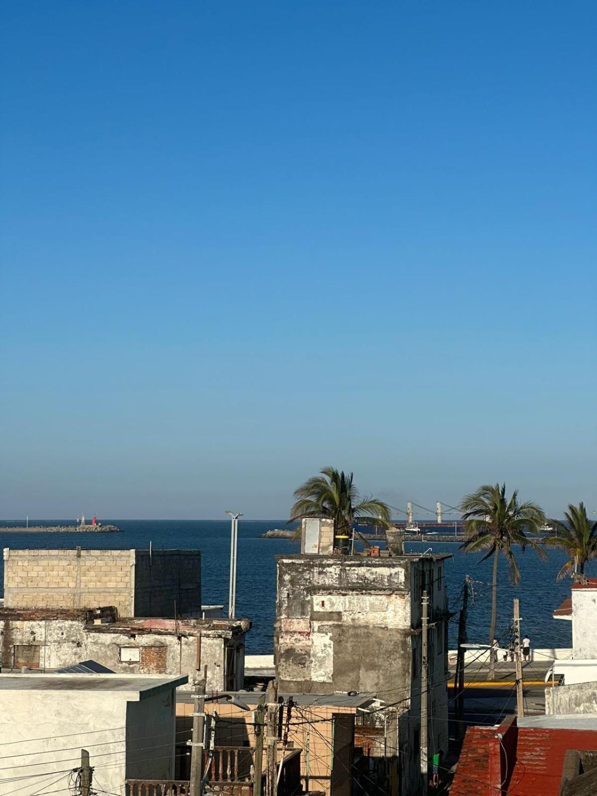 Suites Brisa Marina - Atras De Playa Regatas Y El Malecon, 6 Calles Del Acuario Веракрус Екстер'єр фото